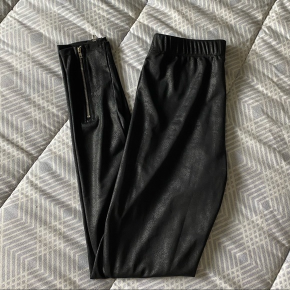❄️ 4/$20 Faux Leather/Crackle Leggings - Picture 1 of 4